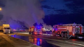 В Костанае горел цех по изготовлению дверей