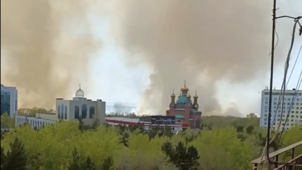 В Павлодарской области горит пойма Иртыша