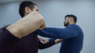 В соцсетях появилось видео драки в Караганде со смертельным исходом