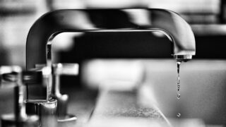 В трех районах Алматы часть зданий временно отключат от горячей воды