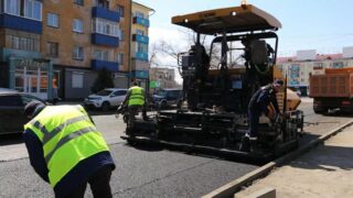 В Усть-Каменогорске заменили дорожное покрытие на нескольких улицах