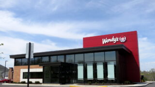 Wendy’s разрабатывает подземную роботизированную доставку еды до машин