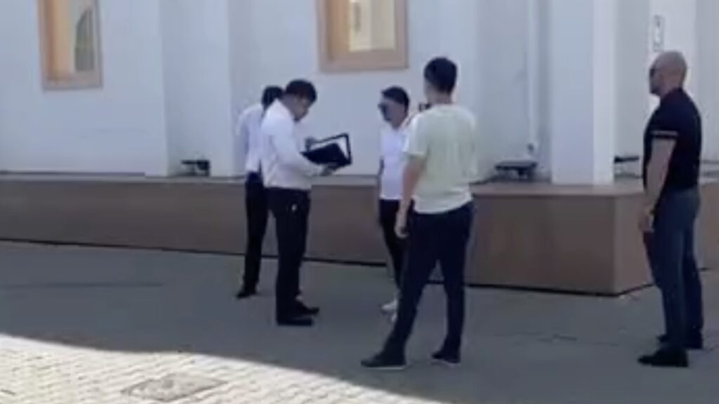 Фото: кадр из видео. Момент задержания Альтаева