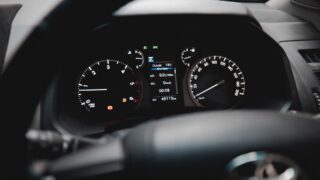 Суд обязал автосалон вернуть 17,8 млн тенге за некачественную машину