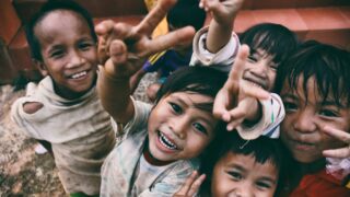 Бедность и мозг: как неблагополучие влияет на развитие детского мозга