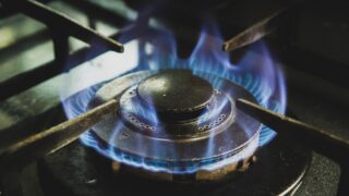 Биржевые цены на газ в Европе снизились до уровня 258,1 доллара за тысячу кубометров