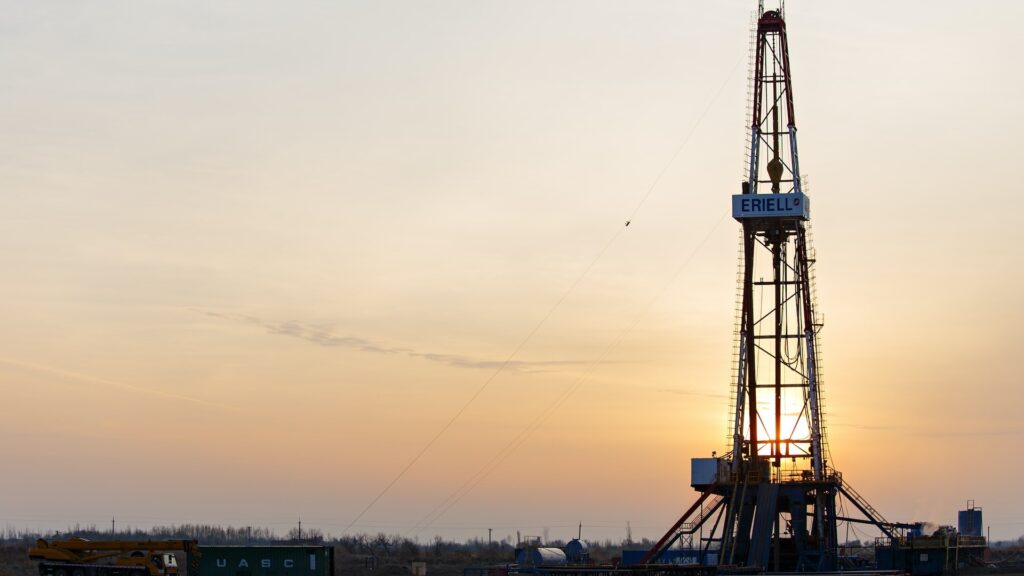 Число нефтегазовых буровых установок в мире снизилось на 1,4% в мае