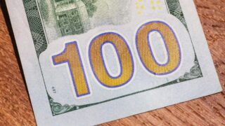 Что произойдет с рублем, если доллару пойдет плохо