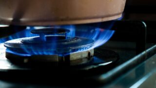 До 325 долларов за тысячу кубометров выросли цены на газ в Европе