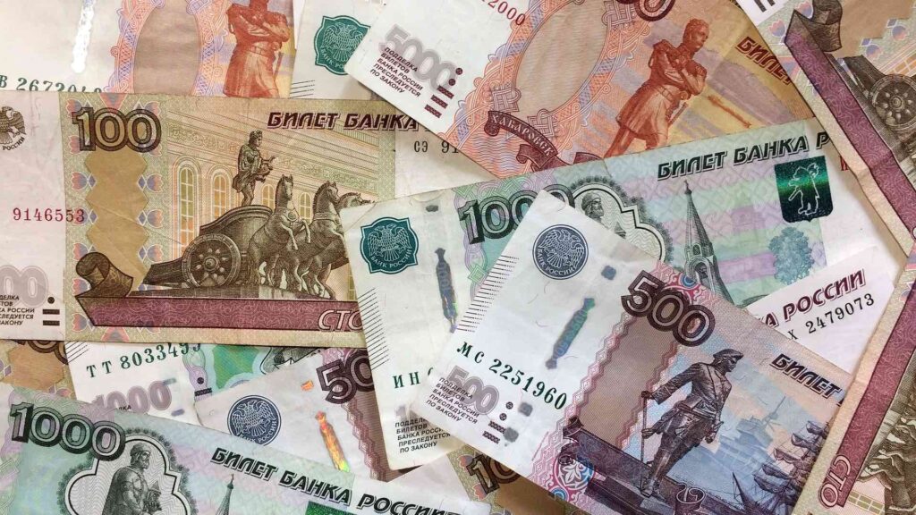Эксперт: Причин для роста курса доллара достаточно, но уровни в районе 90 рублей не ожидаются