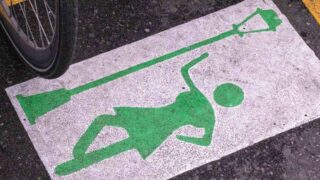 Из Туркестанской области на родину выдворили восемь девушек легкого поведения