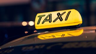 Таксистов у аэропорта Шымкента начнут штрафовать за навязчивость