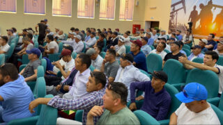 Нурлан Ногаев встретился с экс-сотрудниками «БерАли» в Жанаозене