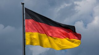 Промышленное производство в Германии выросло меньше ожиданий в апреле