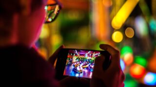 Школьница из Китая потратила 86 тысяч долларов на игры для мобильных устройств