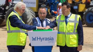 Штайнмайер и Смаилов открыли бурение для строительства завода по «зеленому» водороду в Мангистау