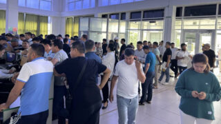 СпецЦОНы в Казахстане перешли на усиленный режим после наплыва автовладельцев