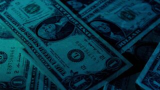 Каким будет курс тенге к доллару на День Республики?