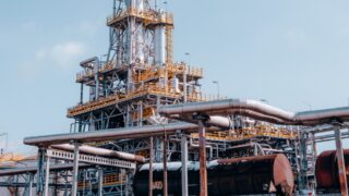 Стоимость нефти увеличивается на один процент