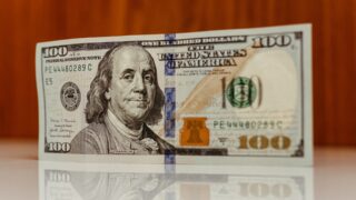 На KASE доллар в 11:00 продавался по 495 тенге 15 ноября 2024 года