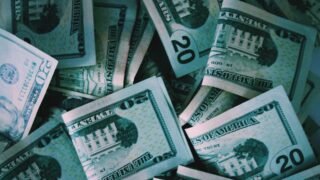 В Алматы задержали вымогавшую 2 миллиона тенге у бизнесмена группу