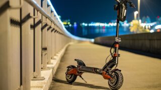 В Казахстане опубликован закон, ужесточающий требования к самокатам