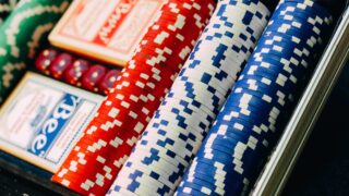 Некоторым казахстанцам ограничат участие в азартных играх