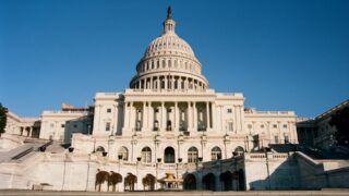 В конгрессе США назвали «наиболее серьезную угрозу» для роли доллара в мире