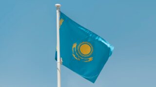 Военные курсанты из Актобе сняли патриотическое видео в честь Дня государственных символов