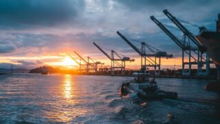 Минэнерго США сообщает, что запасы нефти в стране опустились до минимума за почти 40 лет