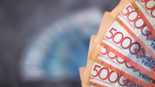 Жизнь в долг: Годунова о хроническом дефиците бюджета Казахстана