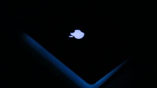 Apple планирует поддерживать поставки смартфонов на уровне прошлого года