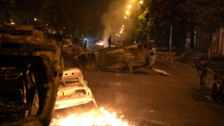 Беспорядки могут вынудить вывести бронетехнику на улицы Франции