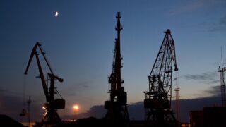 Число нефтегазовых буровых установок в мире выросло на 1% за июнь