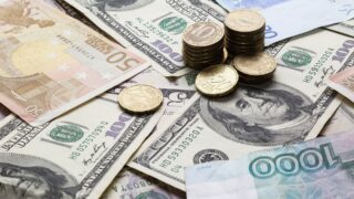 Тенге немного укрепился: итоги мая на валютном рынке