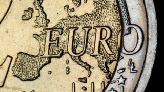 Доля евро в валютных резервах центробанков снова опустилась ниже 20 процентов
