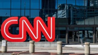 Использование CNN «большой лжи» в отношении Трампа не является диффамацией