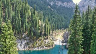 Казахстанцам в понедельник обещают сильную жару и грозы