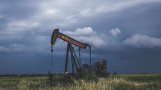 Замедление роста цен на нефть после публикации статистических данных о США