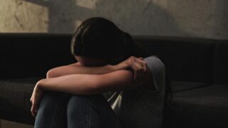 На территории школы в Кокшетау найдена повешенной 18-летняя жительница