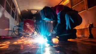 Правила выдачи разрешений работодателям на найм иностранной рабочей силы в Казахстане изменены