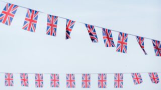 Правительство Великобритании уменьшает расходы на королевскую семью