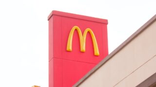 Семья девочки, получившей ожог в McDonald’s, получит компенсацию в размере 800 тысяч долларов