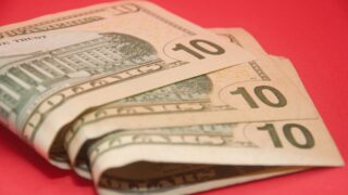 Курс доллара вырос до 544 перед выходными. Каким будет курс тенге с 27 по 29 сентября