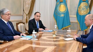 Токаев встретился с вновь назначенным послом Казахстана в России