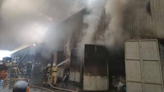 В Алматы горит рынок «Кенжехан-2» — пожар локализован