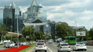 В Алматы вводится ограничение движения на двух улицах