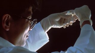 В Астане у двоих подростков обнаружили ВИЧ