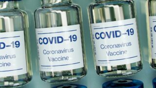 Случаи COVID-19 в Казахстане снизились вдвое