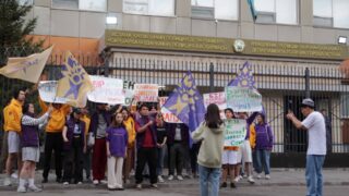 Жаңа Адамдар требует возбудить уголовное дело по факту избиения активистов движения